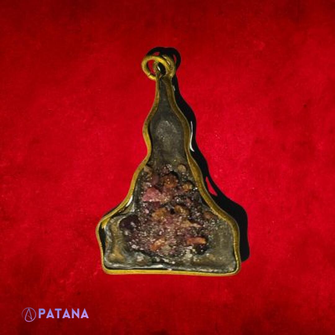 Phra Tha Kradan: Strong Spiritual Guide Towards Success, Protect Against Negative Forces, Toxic Individuals. Life Could Turn Around. - Image 4