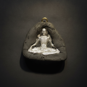 Kru Kai Kaew Amulet (Silver Moon) Ruby #002